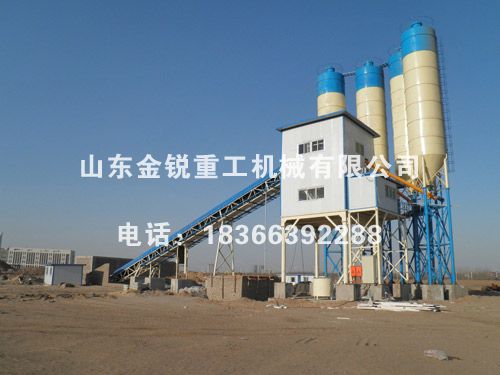 怎樣減輕穩(wěn)定土拌合站的混料現象
